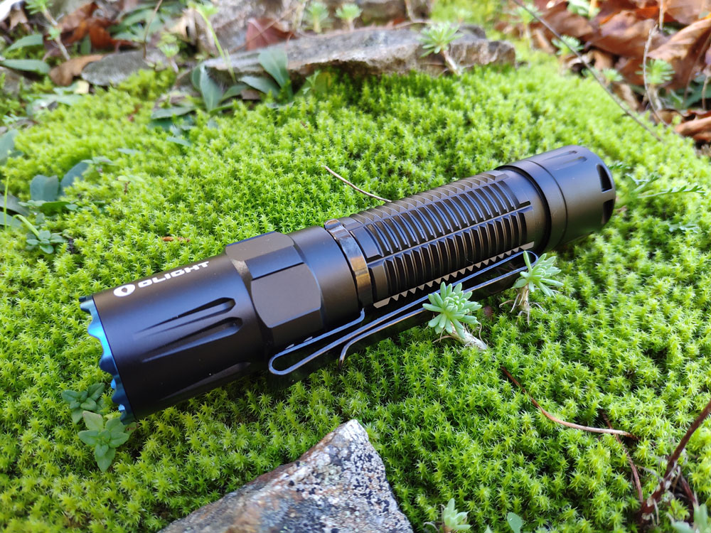 Review] - Olight M2R Pro Warrior - NW, 1800 lumen, TIR Lens, 21700